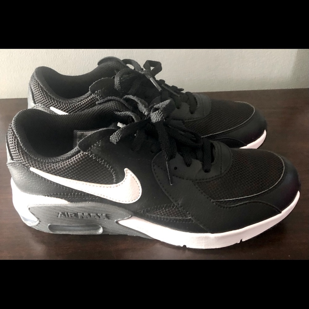 Nike AirMax Youth Size 5